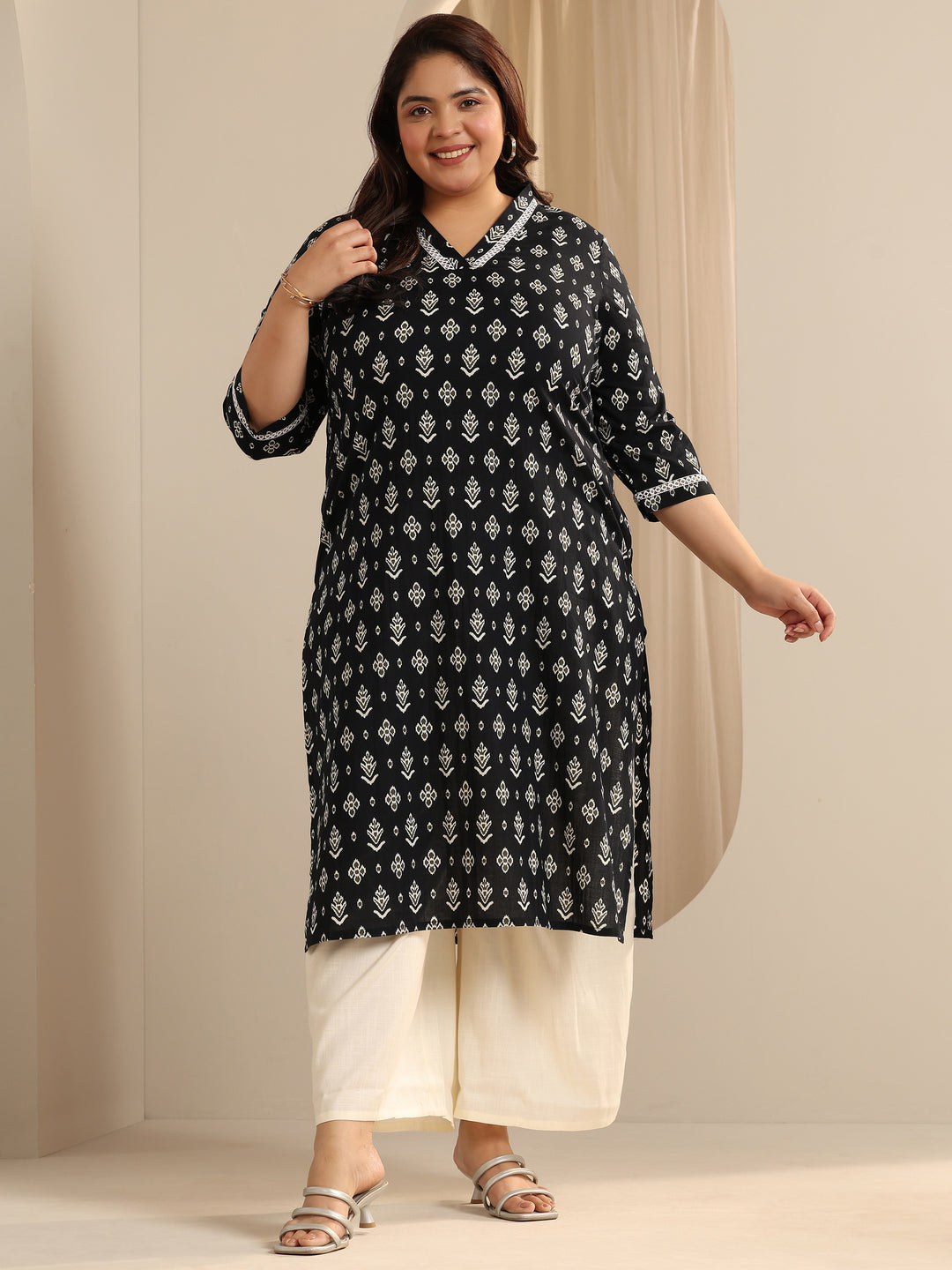  Plus Size Black Printed Cotton Straight Kurta 