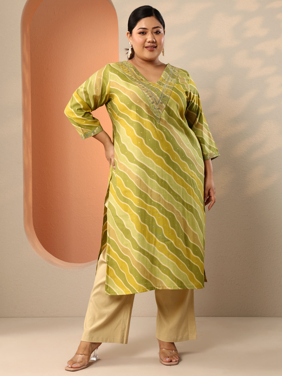  Plus Size Green Printed Silk Blend Straight Kurta 