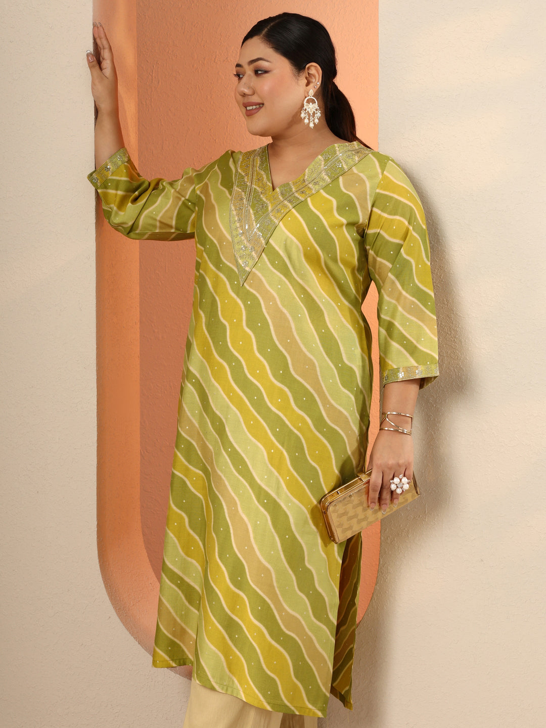  Plus Size Green Printed Silk Blend Straight Kurta 