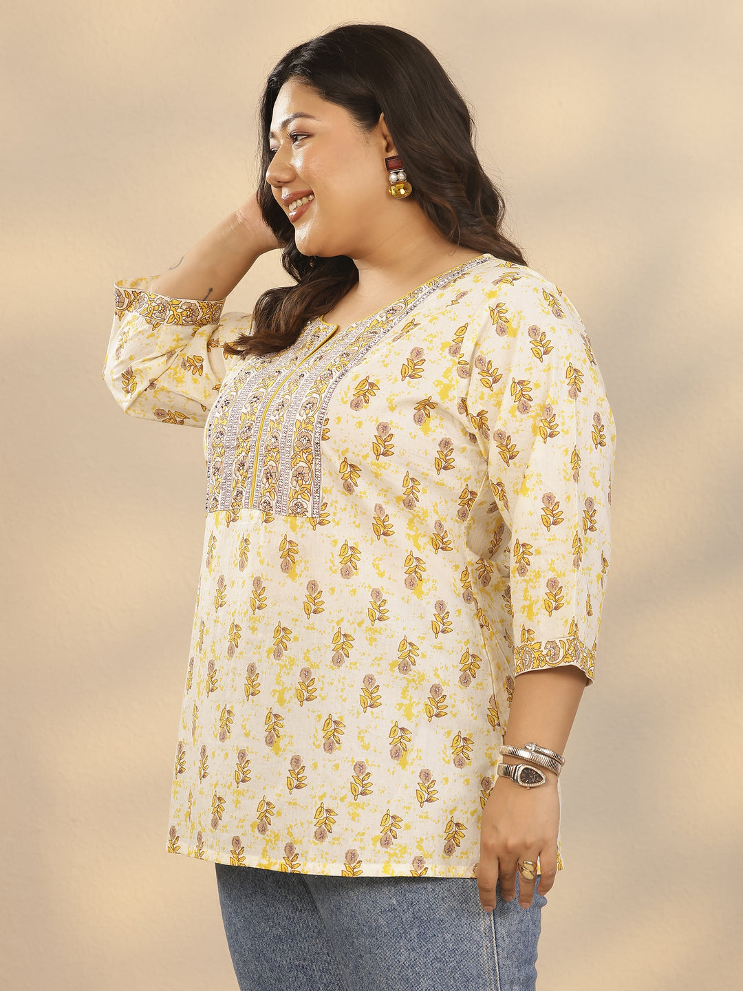  Plus Size Off white Printed Cotton Straight Short Kurti 