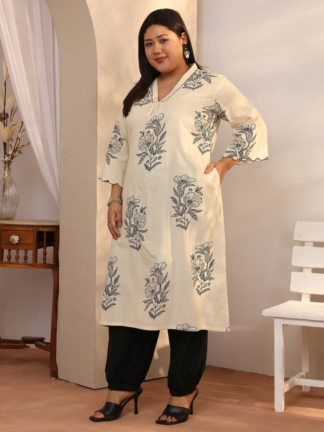  Plus Size Off White Printed Cotton Straight Kurta 