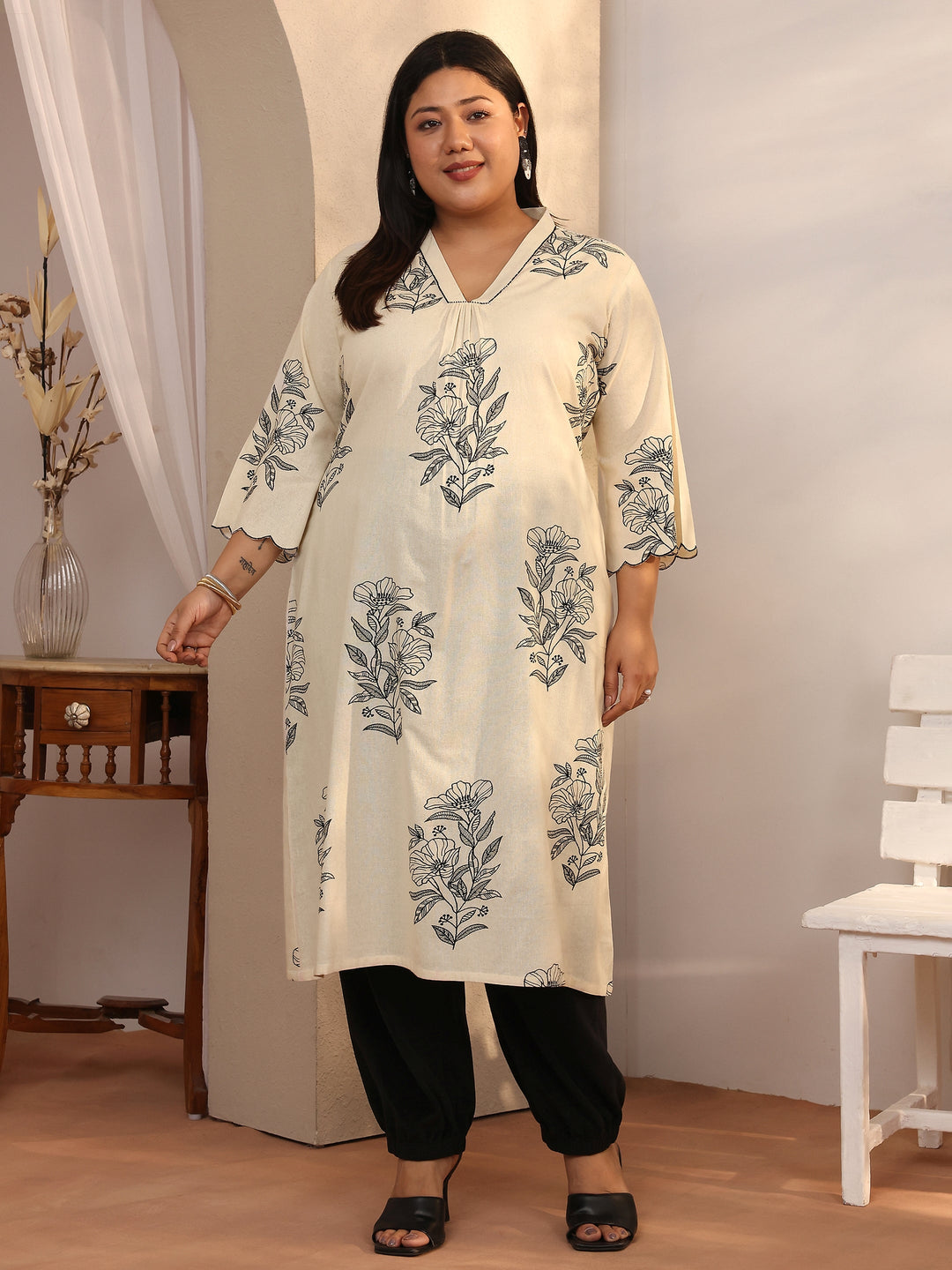  Plus Size Off White Printed Cotton Straight Kurta 
