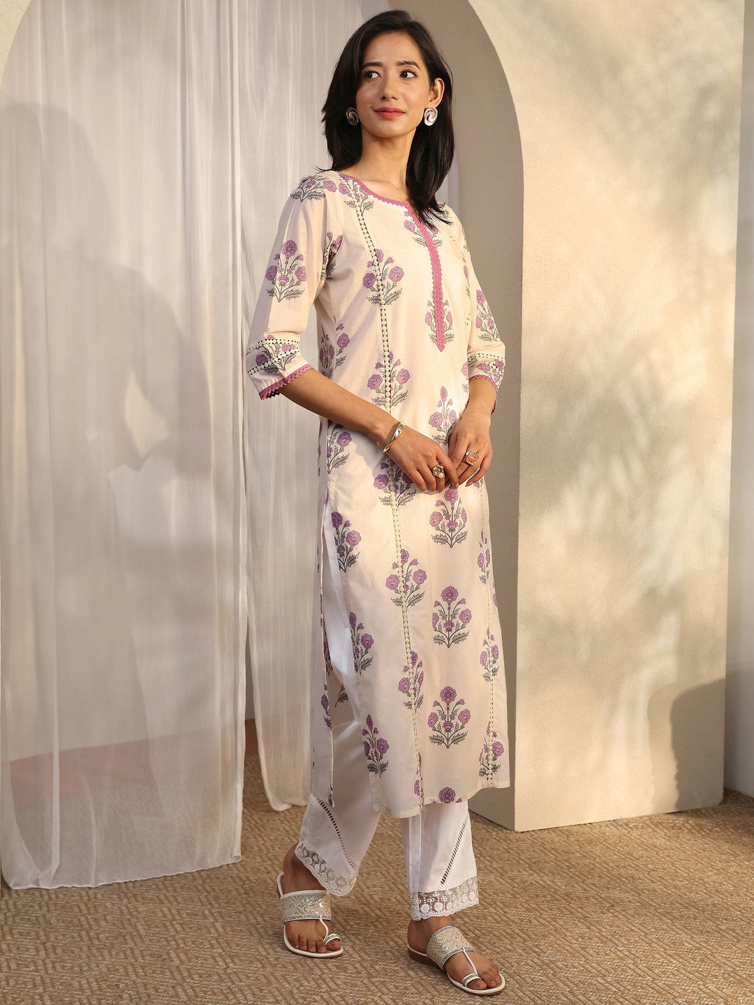  Plus Size Off White Printed Cotton Straight Kurta 