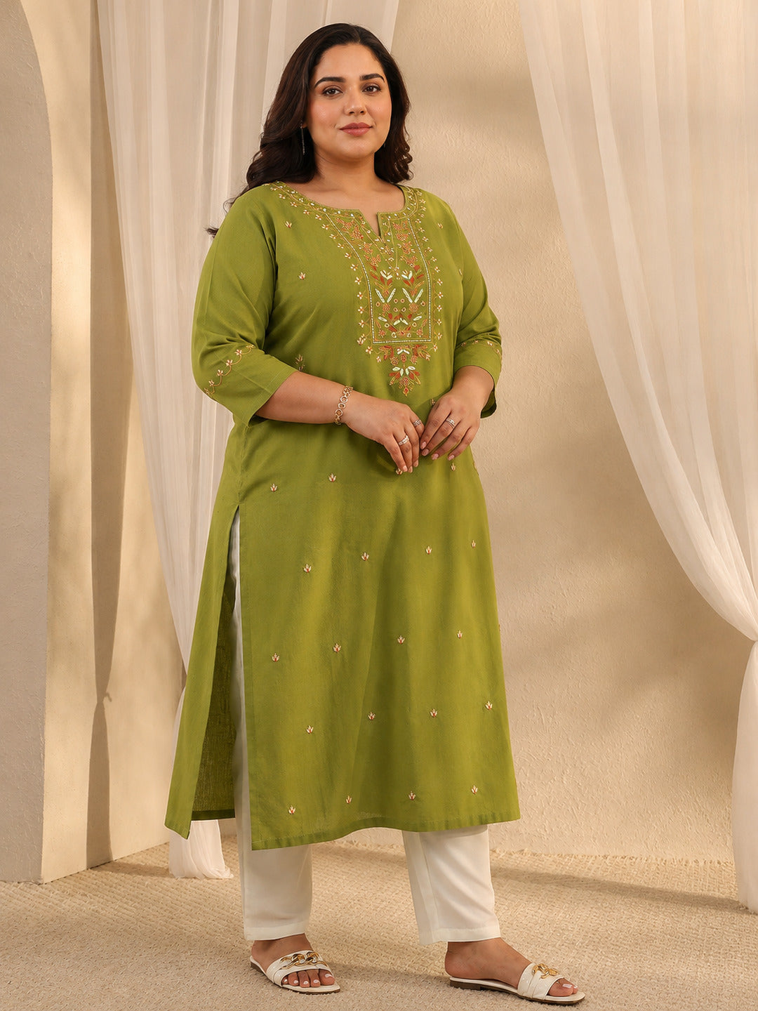  Plus Size Green Ethnic Motif Embroidered Cotton Straight Kurta 