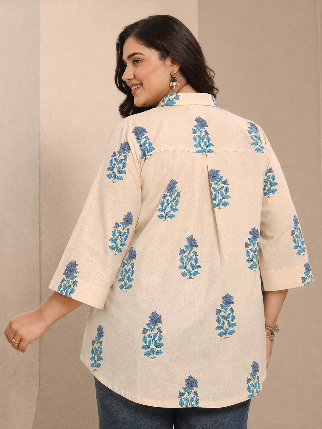  Plus Size Off White Floral Printed Cotton Shirt 