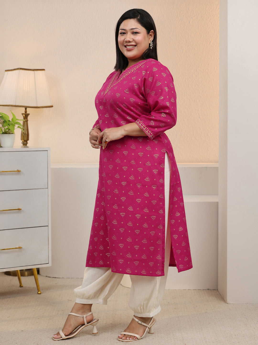  Plus Size Pink Ethnic Motifs Printed Cotton Blend Straight Kurta 