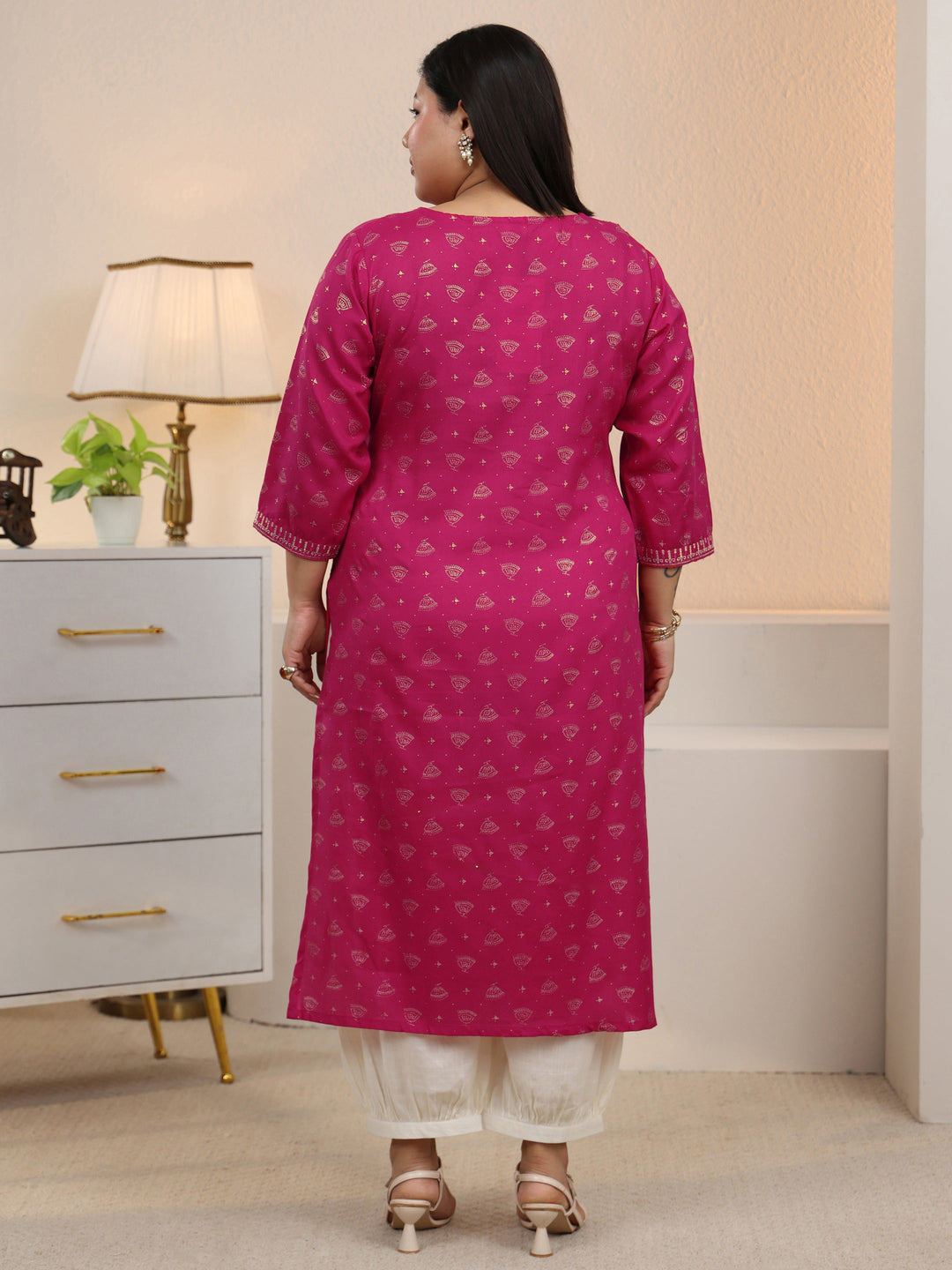  Plus Size Pink Ethnic Motifs Printed Cotton Blend Straight Kurta 