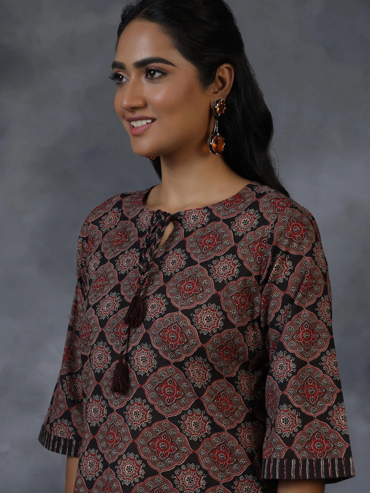 Black Printed Cotton Straight Kurti - Libas