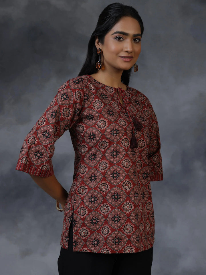 Maroon Printed Cotton Straight Kurti - Libas