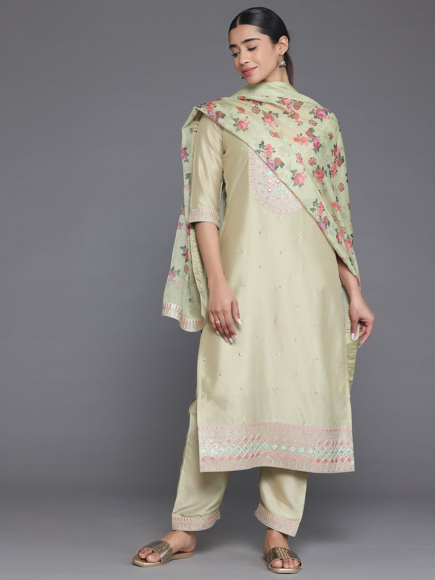 Green Embroidered Silk Blend Straight Suit With Dupatta - Libas