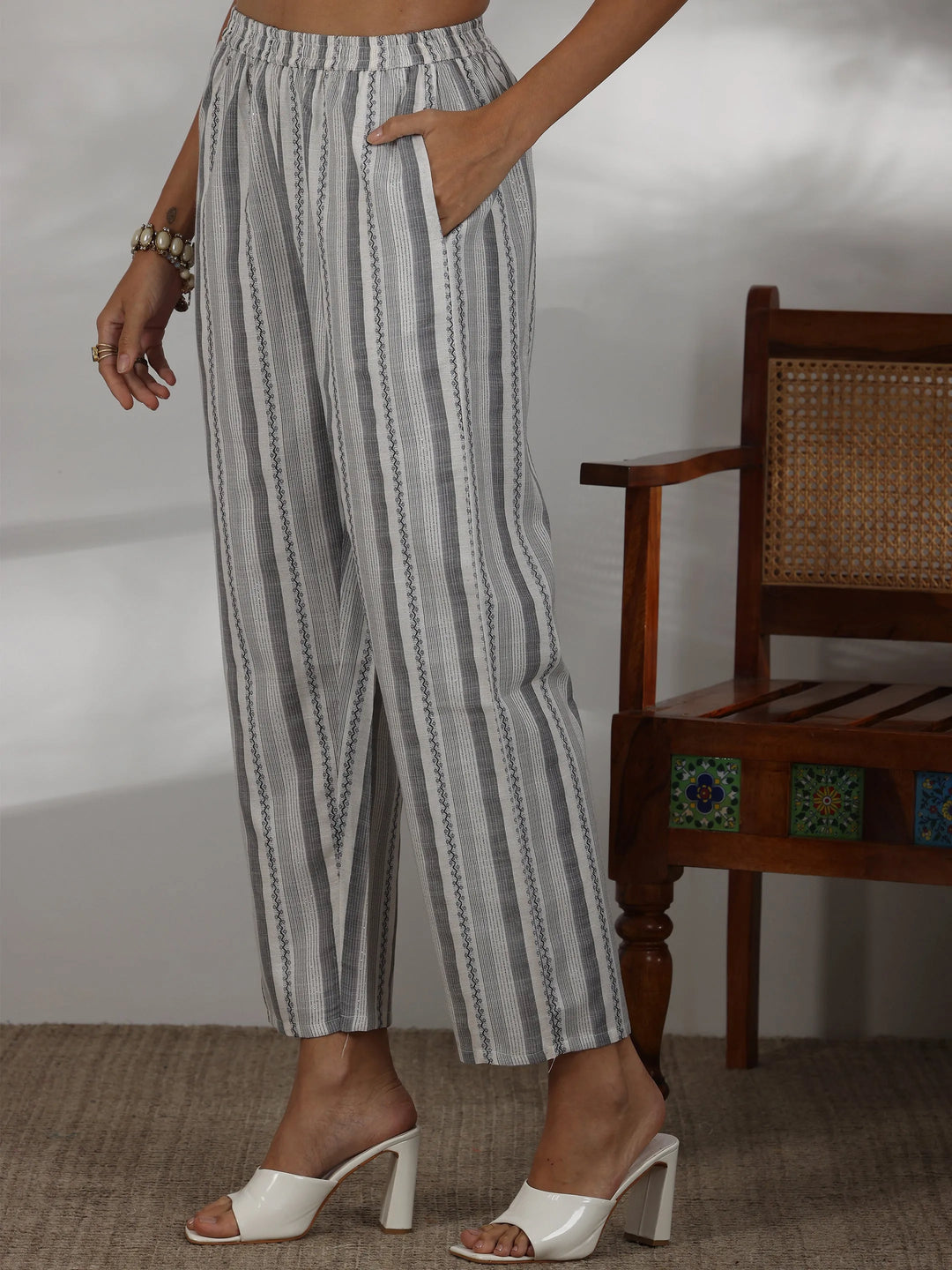  Off White Printed Cotton Blend Straight Suit With Dupatta 