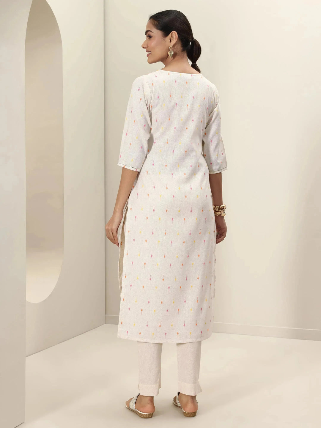  Off White Embroidered Cotton Straight Kurta 