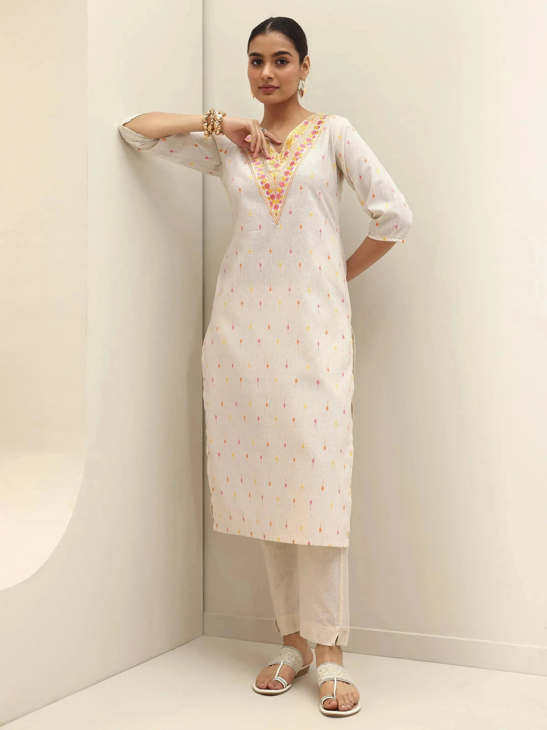  Off White Embroidered Cotton Straight Kurta 