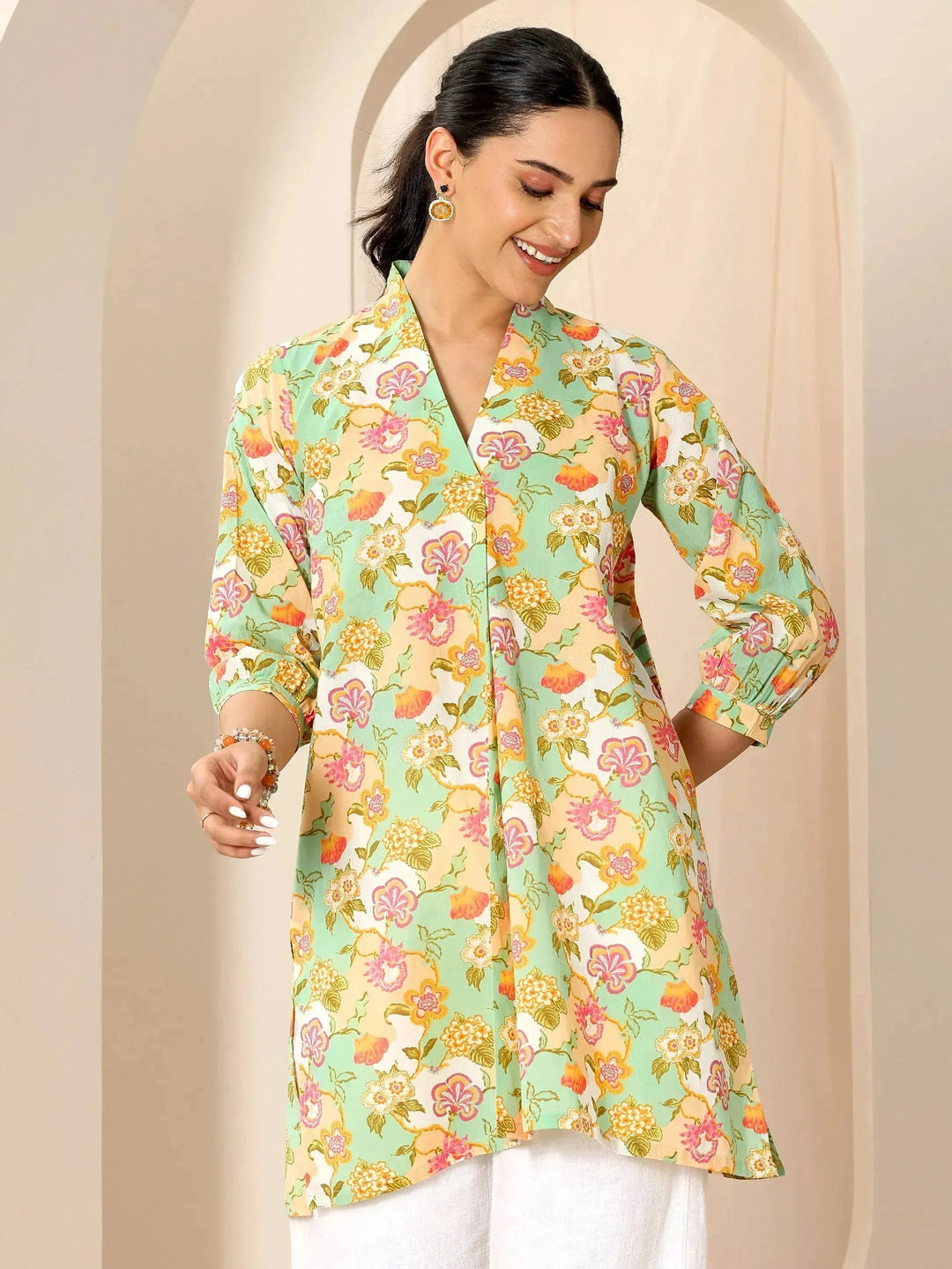  Multicoloured Printed Cotton Blend Straight Short Kurti 