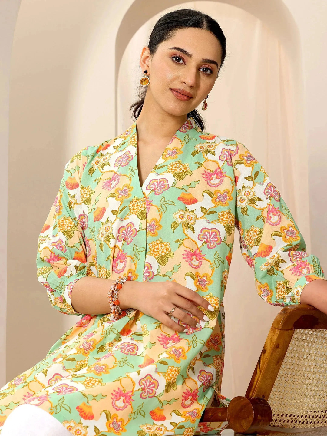  Multicoloured Printed Cotton Blend Straight Short Kurti 