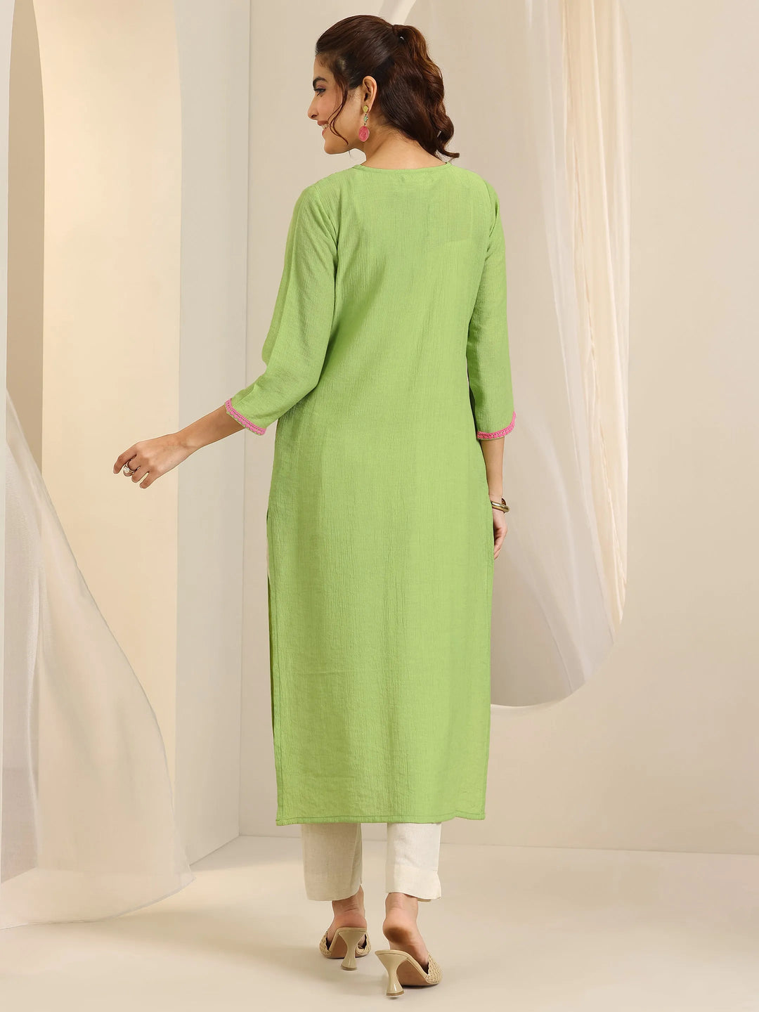  Green Yoke Design Silk Blend Straight Kurta 
