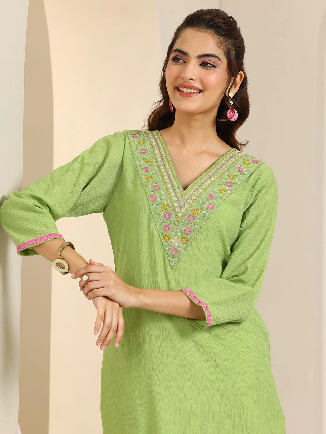 Green Yoke Design Silk Blend Straight Kurta