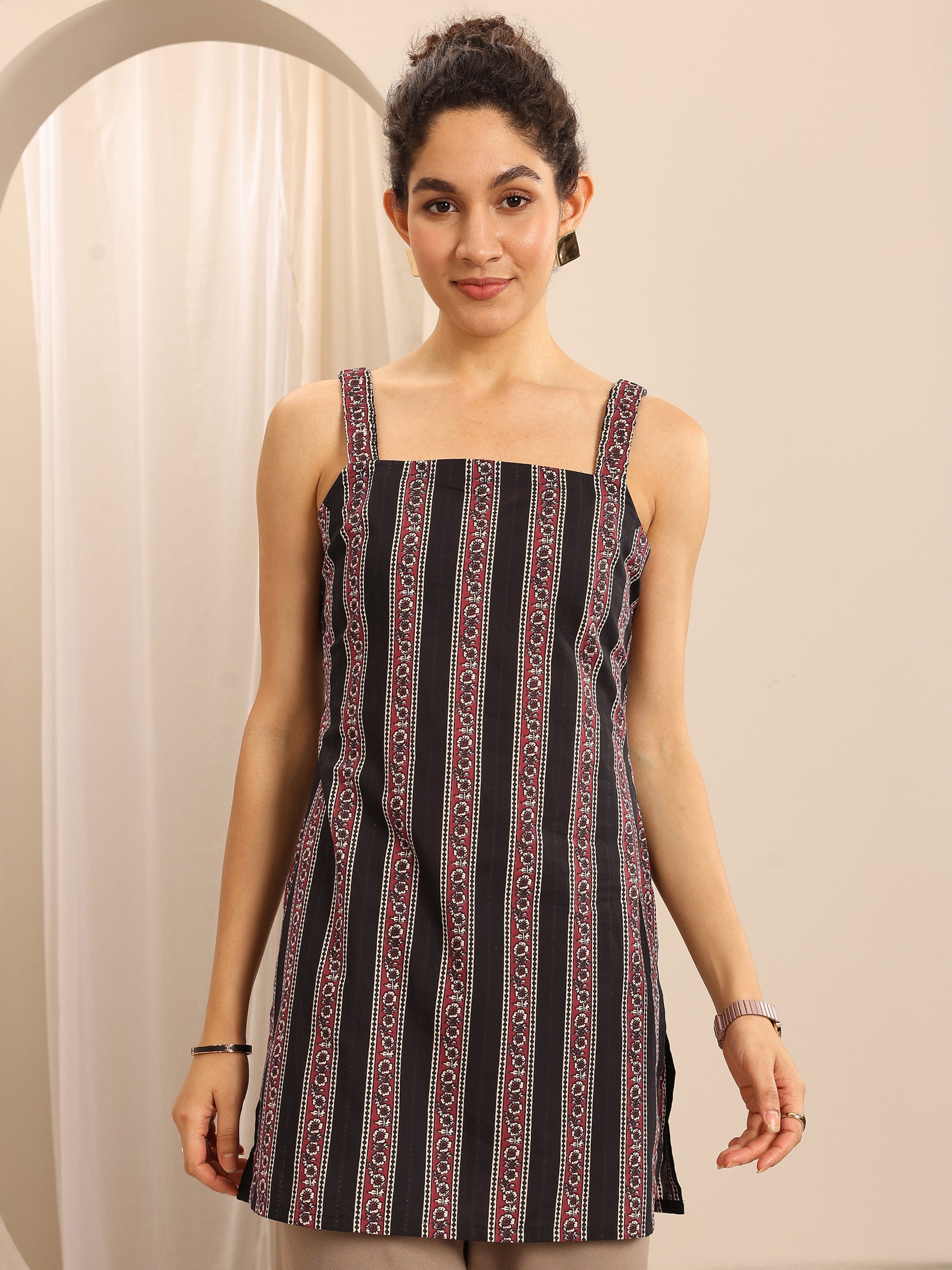 libas Black Printed Cotton Blend Straight Short Kurti-picture-56