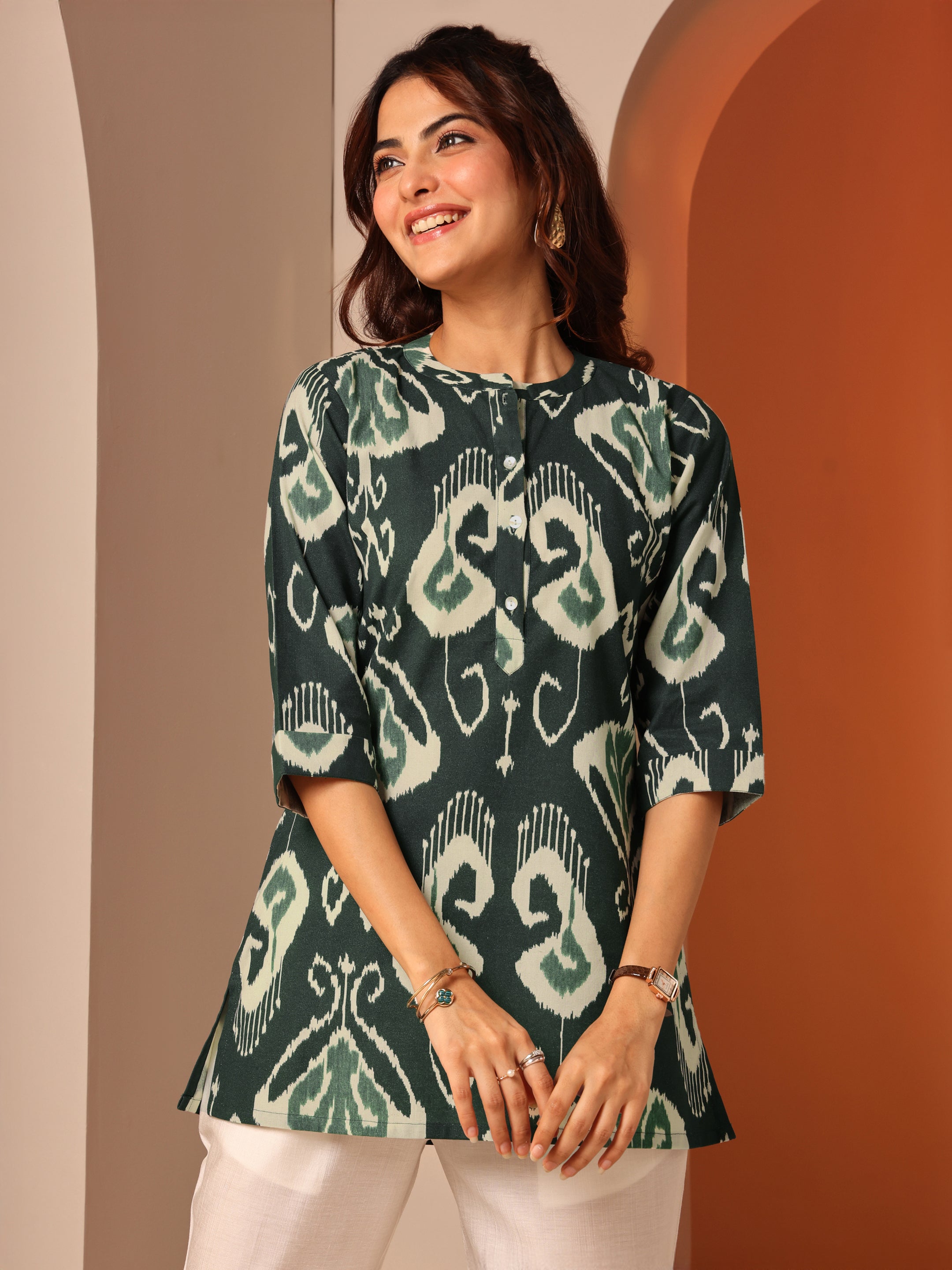 libas Green Printed Cotton Straight Short Kurti-picture-36