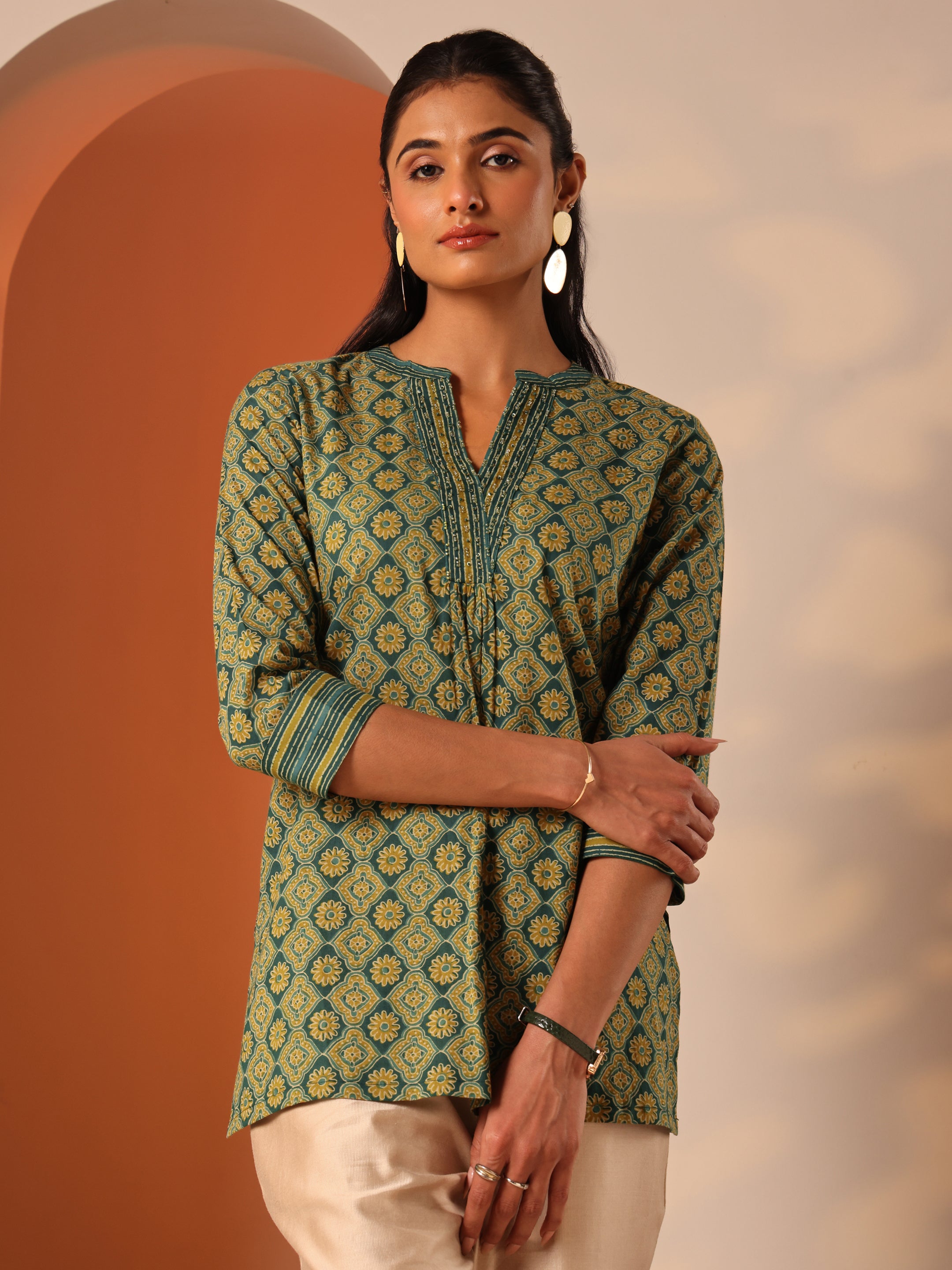 libas Green Printed Cotton Straight Shorti Kurti-picture-67