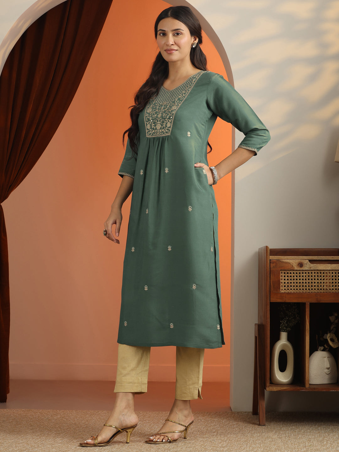  Green Floral Embroidered Silk Blend Straight Kurta 