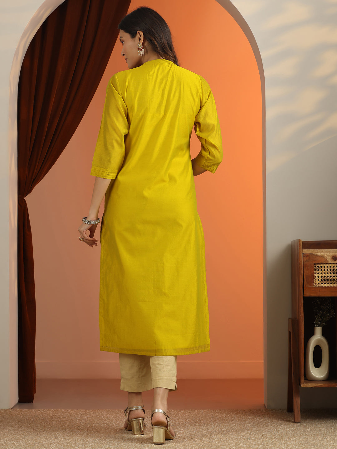  Yellow Embroidered Silk Blend Straight Kurta 