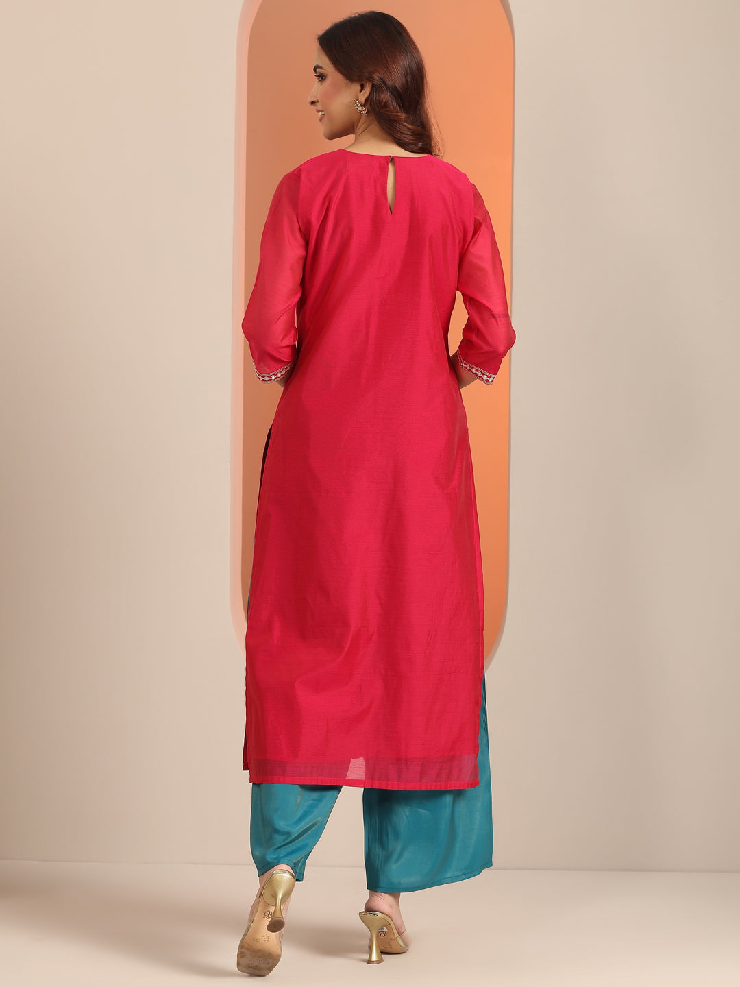  Pink Embroidered Silk Blend Straight Kurta 