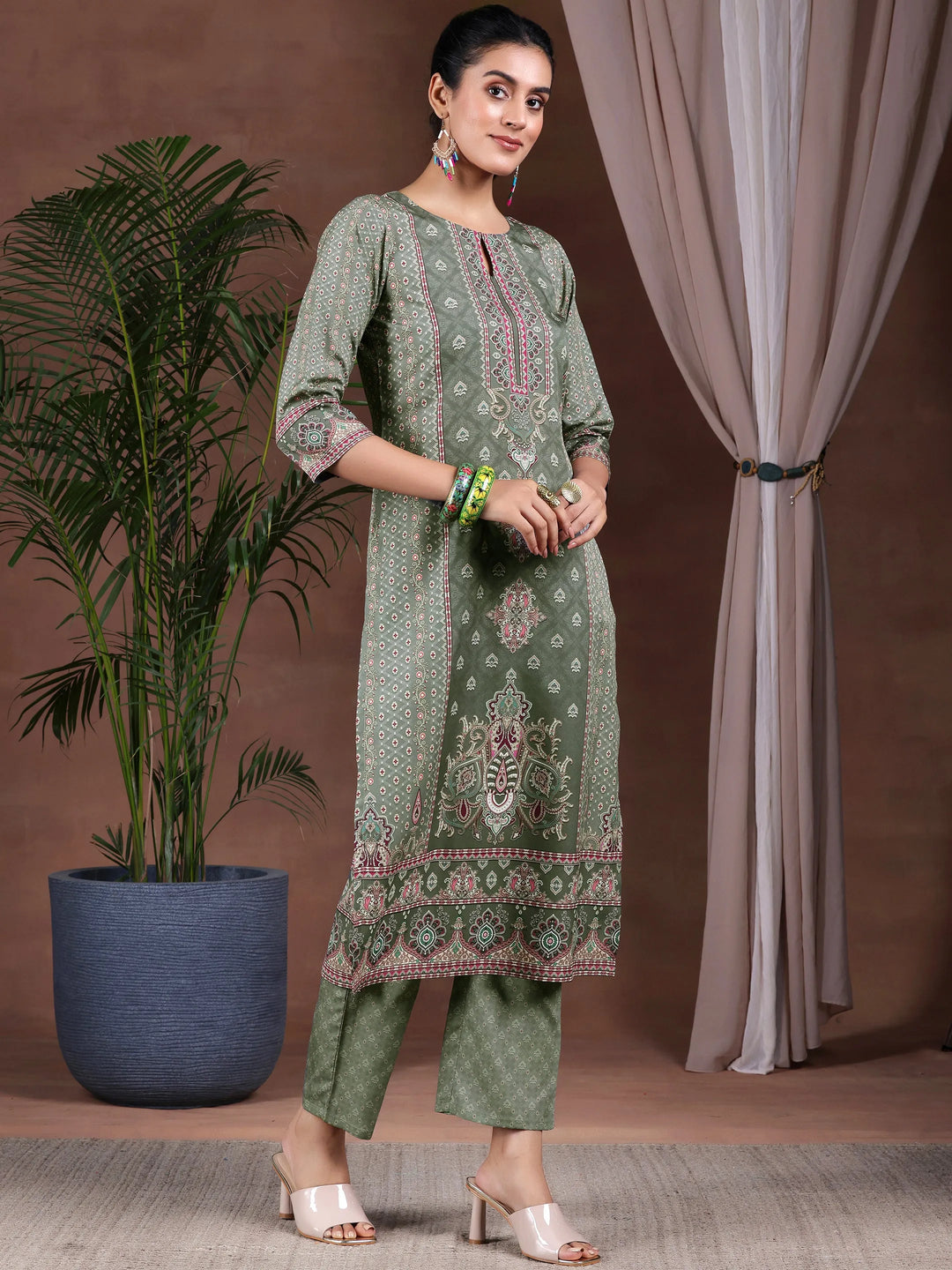  Grey Printed Poly Crepe Straight Suit With Dupatta 