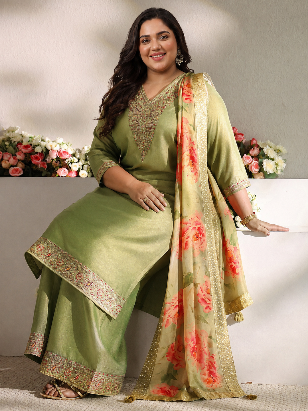  Plus Size Green Floral Embroidered Silk Blend Straight Suit Set 