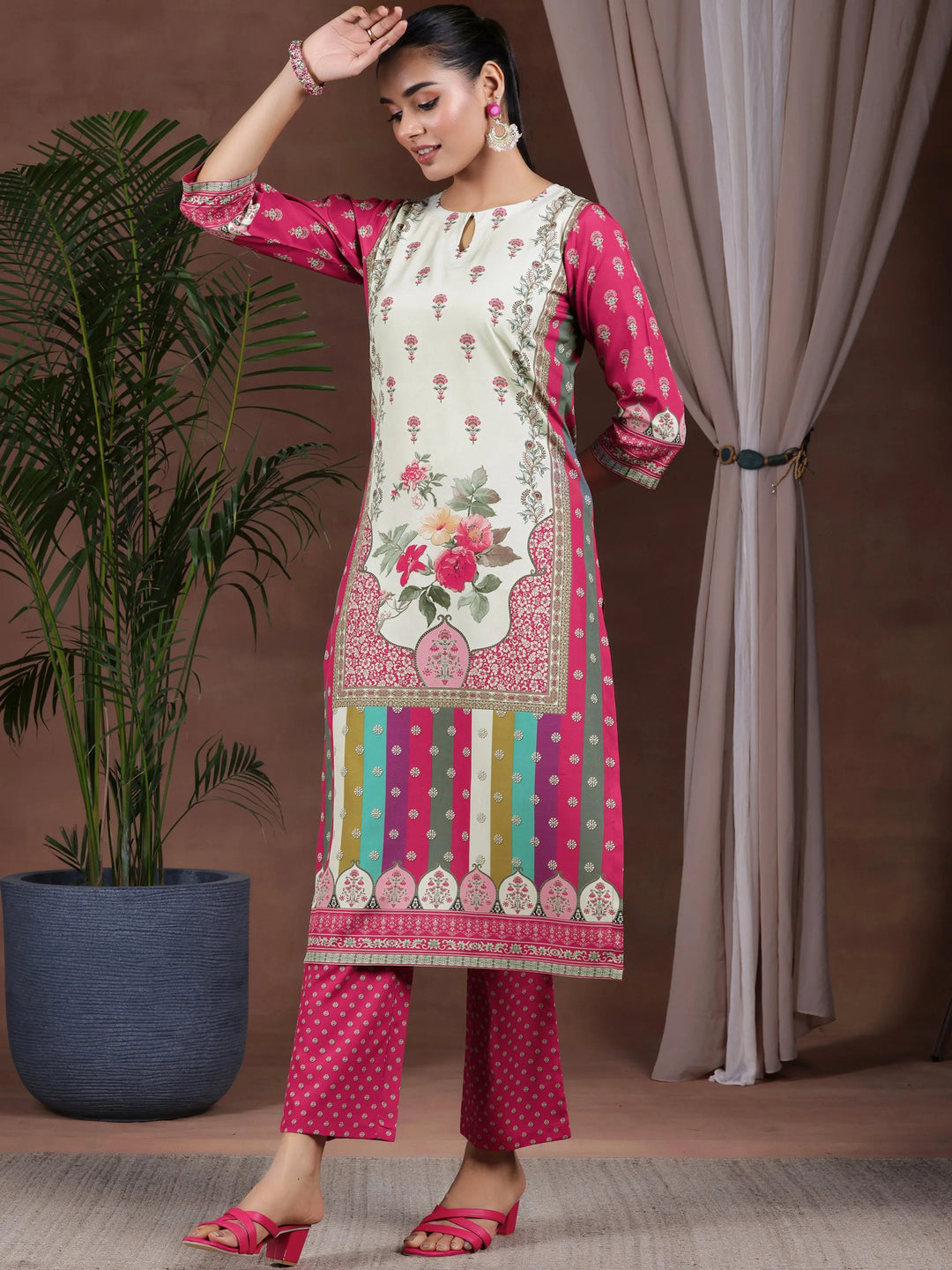  Off White Printed Poly Crepe Straight Suit With Dupatta 