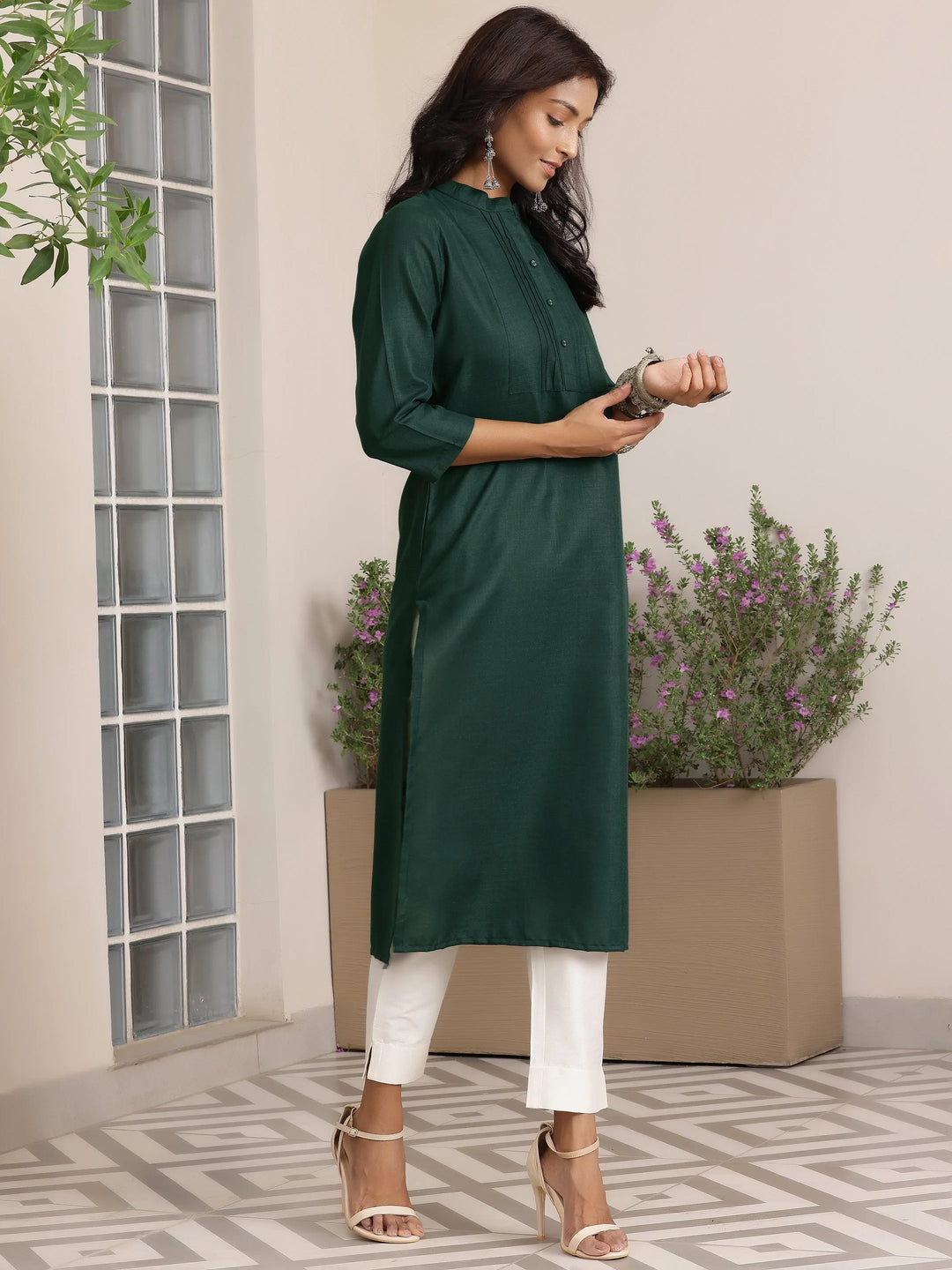  Green Solid Cotton Blend Straight Kurta 