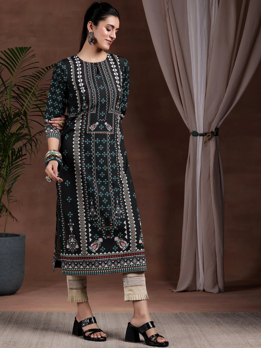  Black Printed Crepe Straight Kurta 