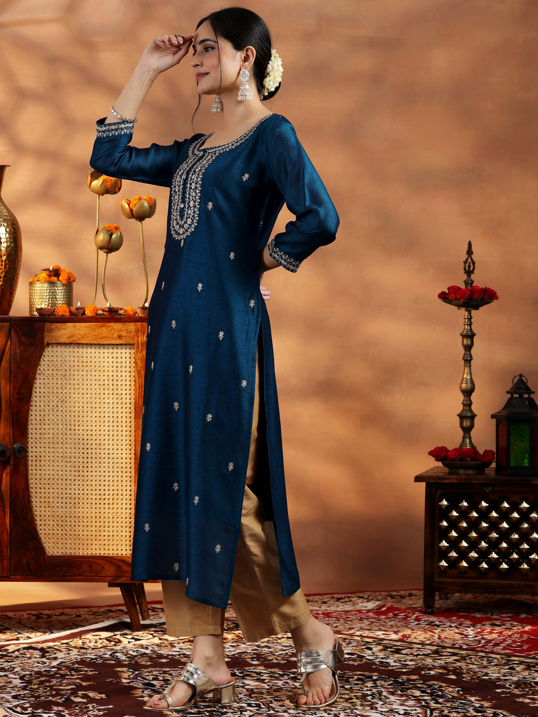  Teal Embroidered Silk Straight Kurta 