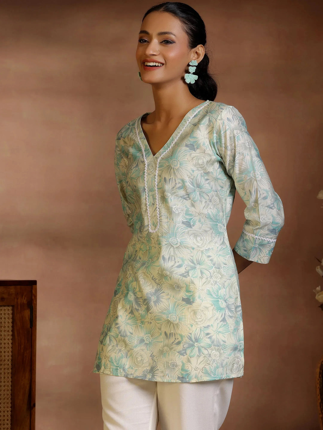  Green Printed Silk Blend Straight Kurti 