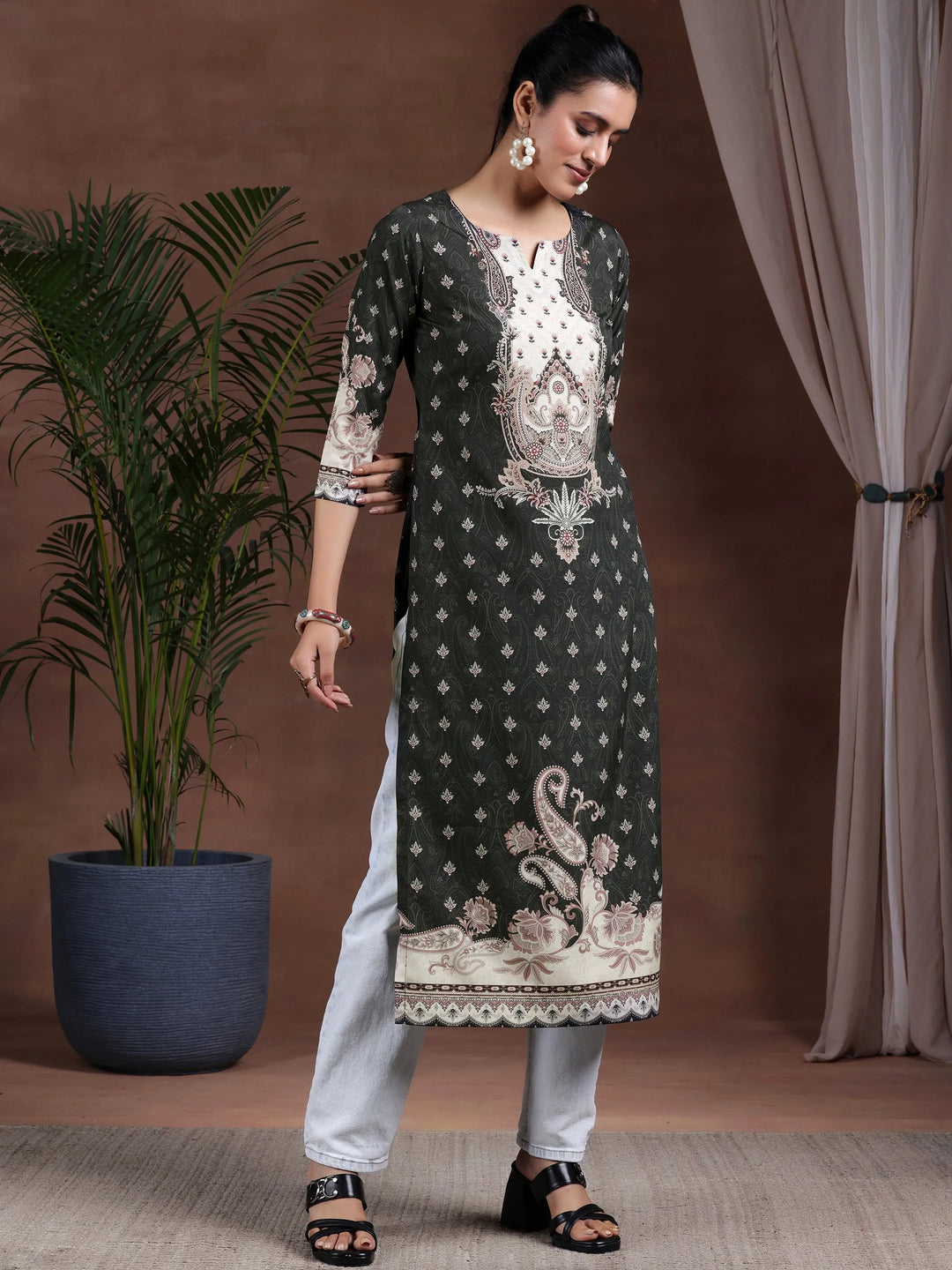  Black Printed Crepe Straight Kurta 
