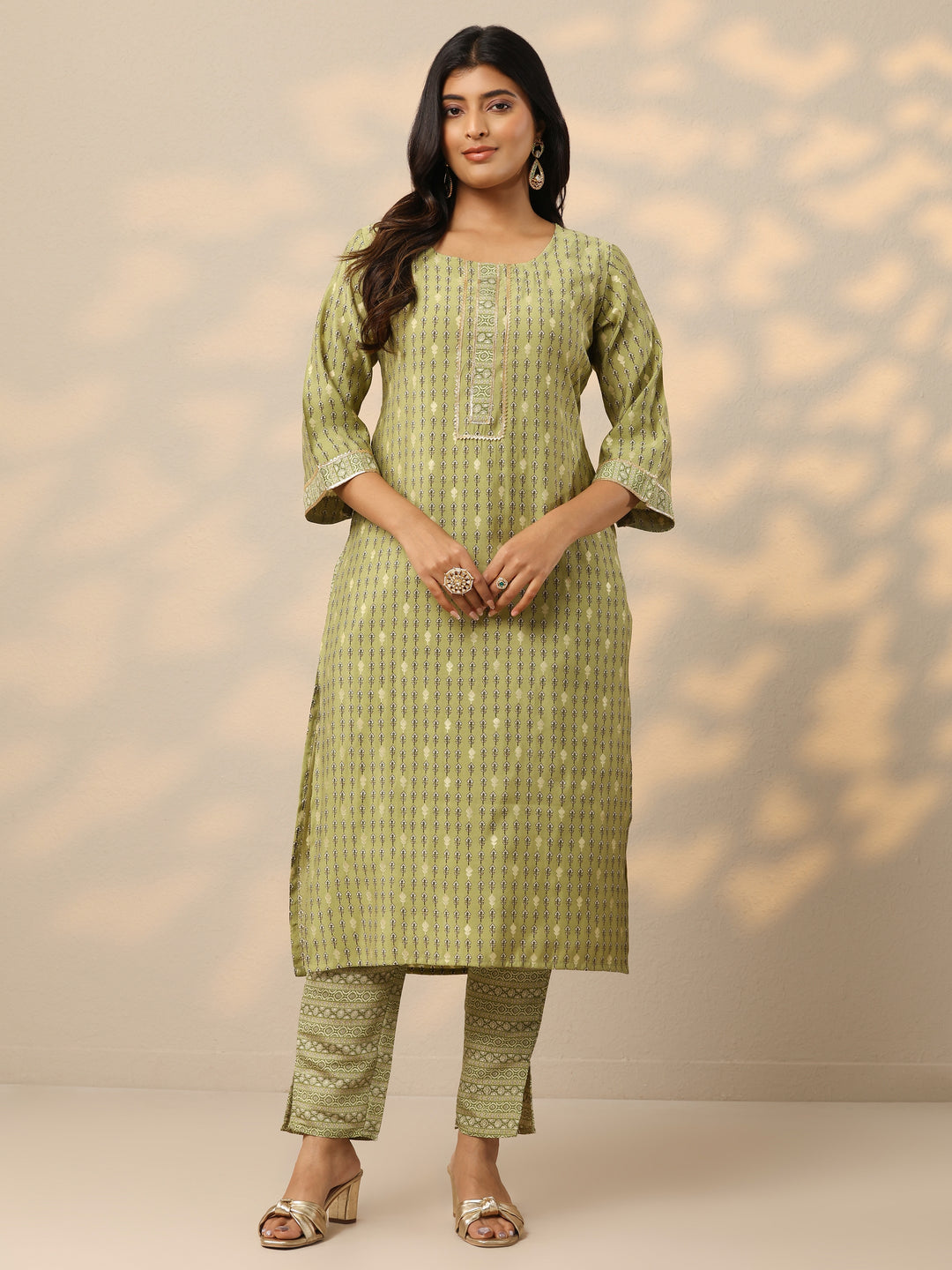 Green Printed Silk Blend Straight Kurta With Trousers