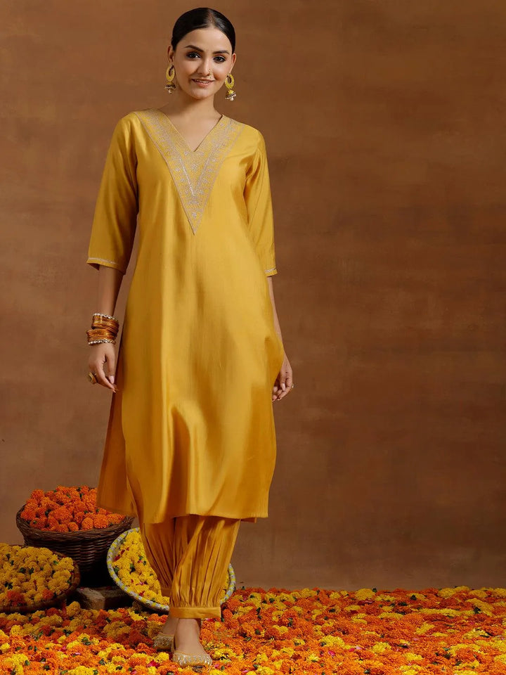 Yellow Yoke Design Silk Blend Straight Kurta Set - Libas