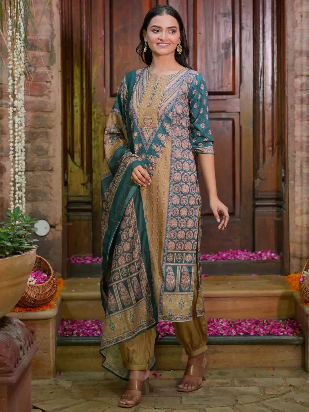 libas Multicoloured Printed Crepe Straight Suit With Dupatta-picture-12