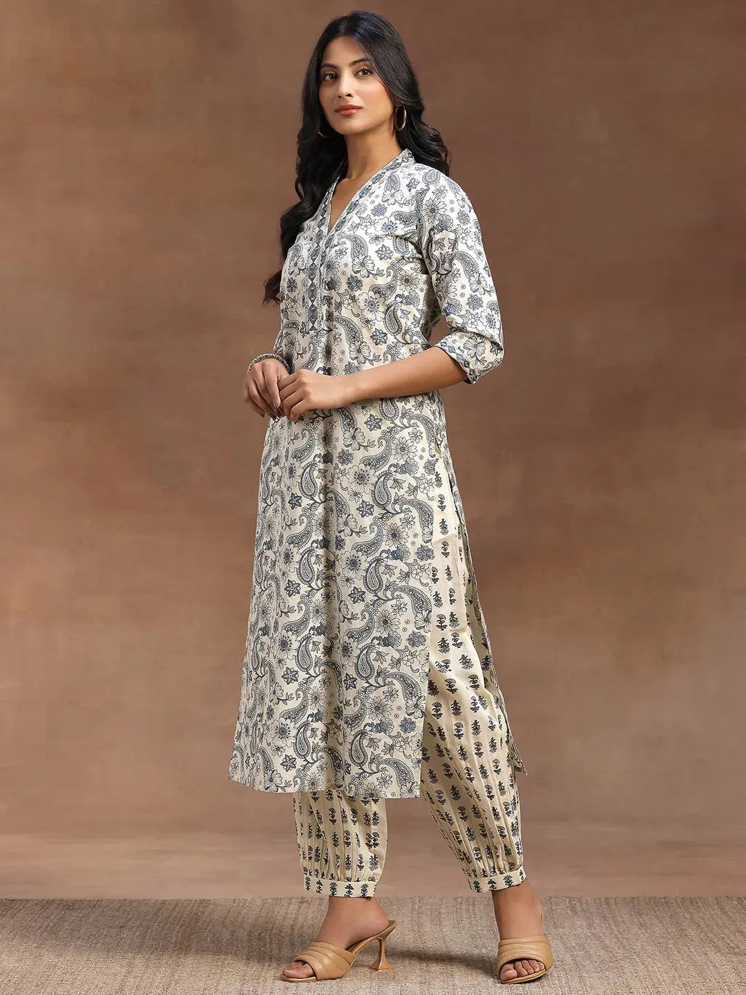  Grey Printed Cotton Straight Suit With Dupatta 