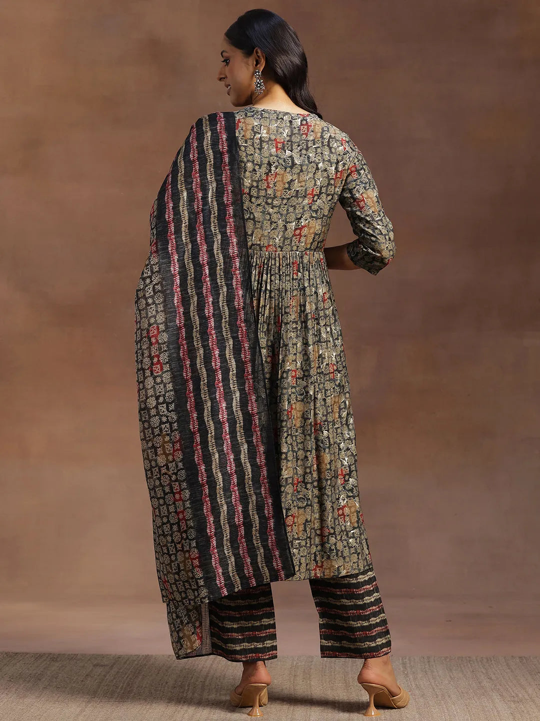  Green Printed Silk Blend A-Line Kurta With Trousers & Dupatta 