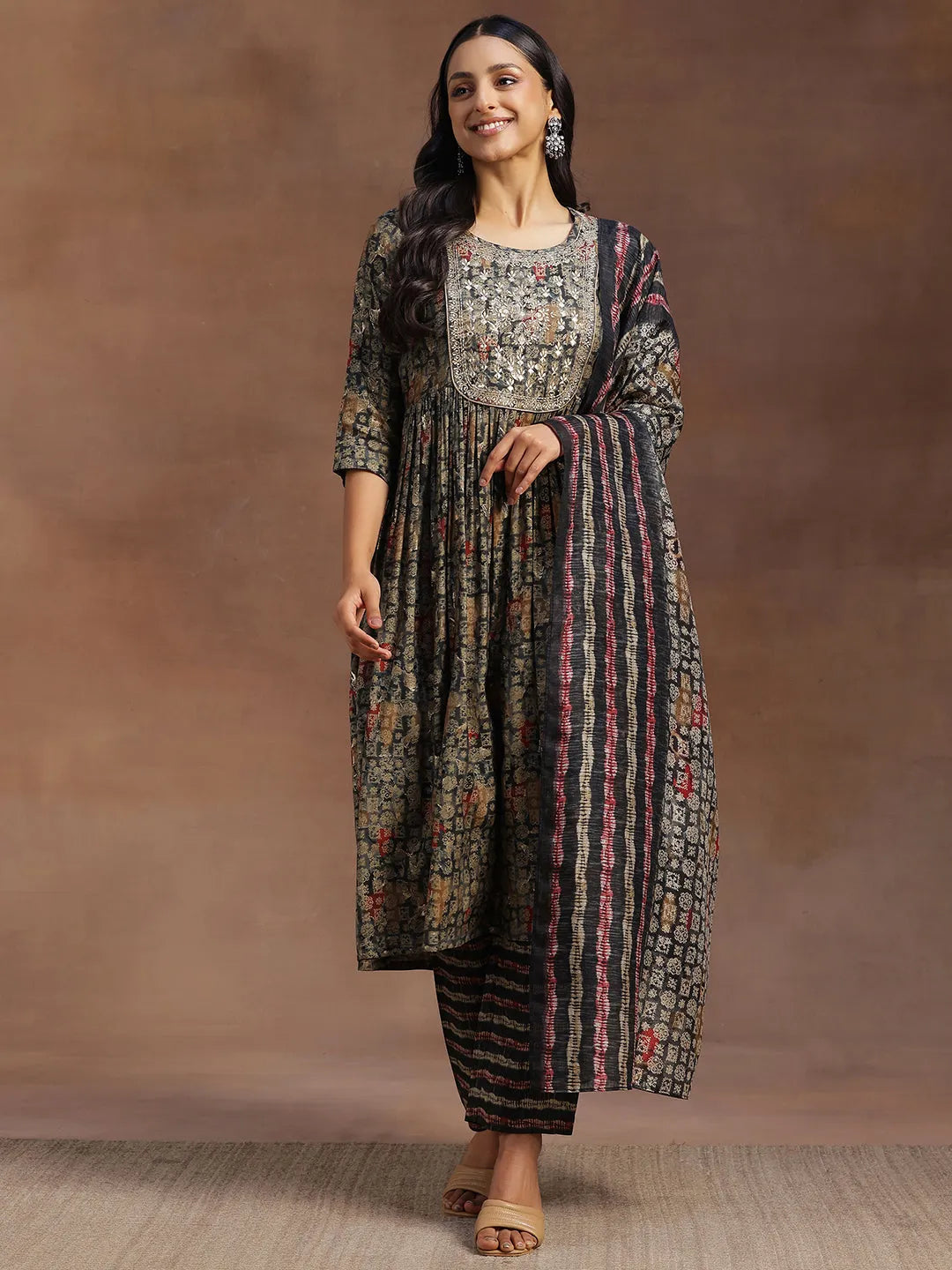  Green Printed Silk Blend A-Line Kurta With Trousers & Dupatta 