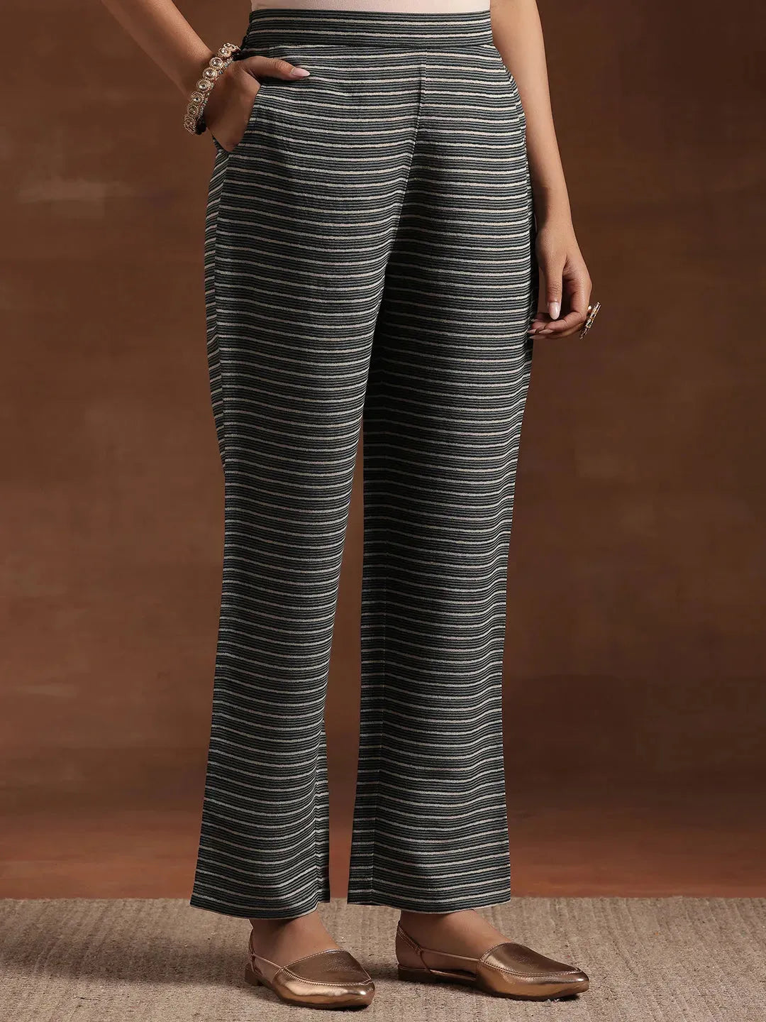  Green Printed Silk Blend A-Line Kurta With Trousers & Dupatta 