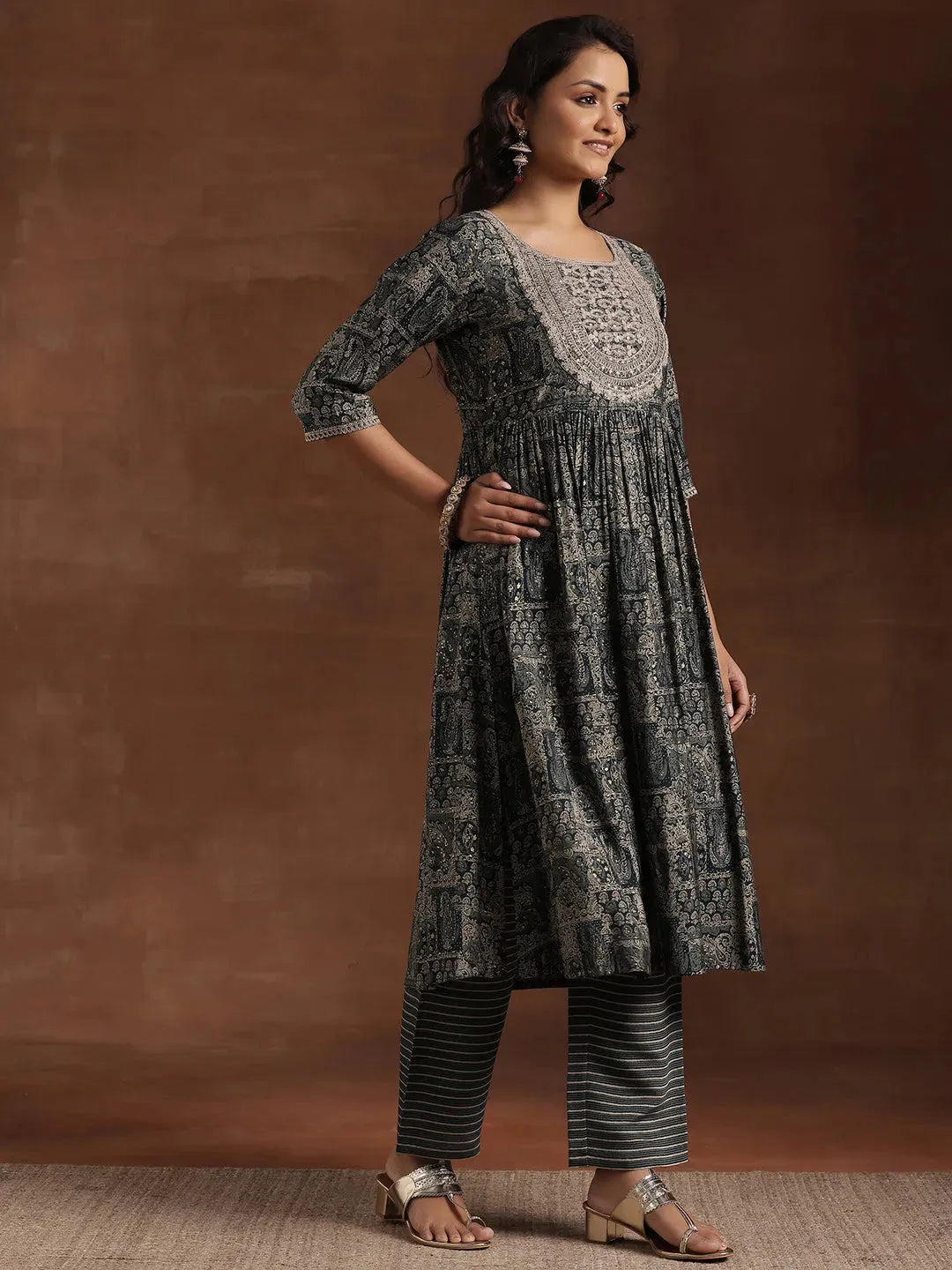  Green Printed Silk Blend A-Line Kurta With Trousers & Dupatta 