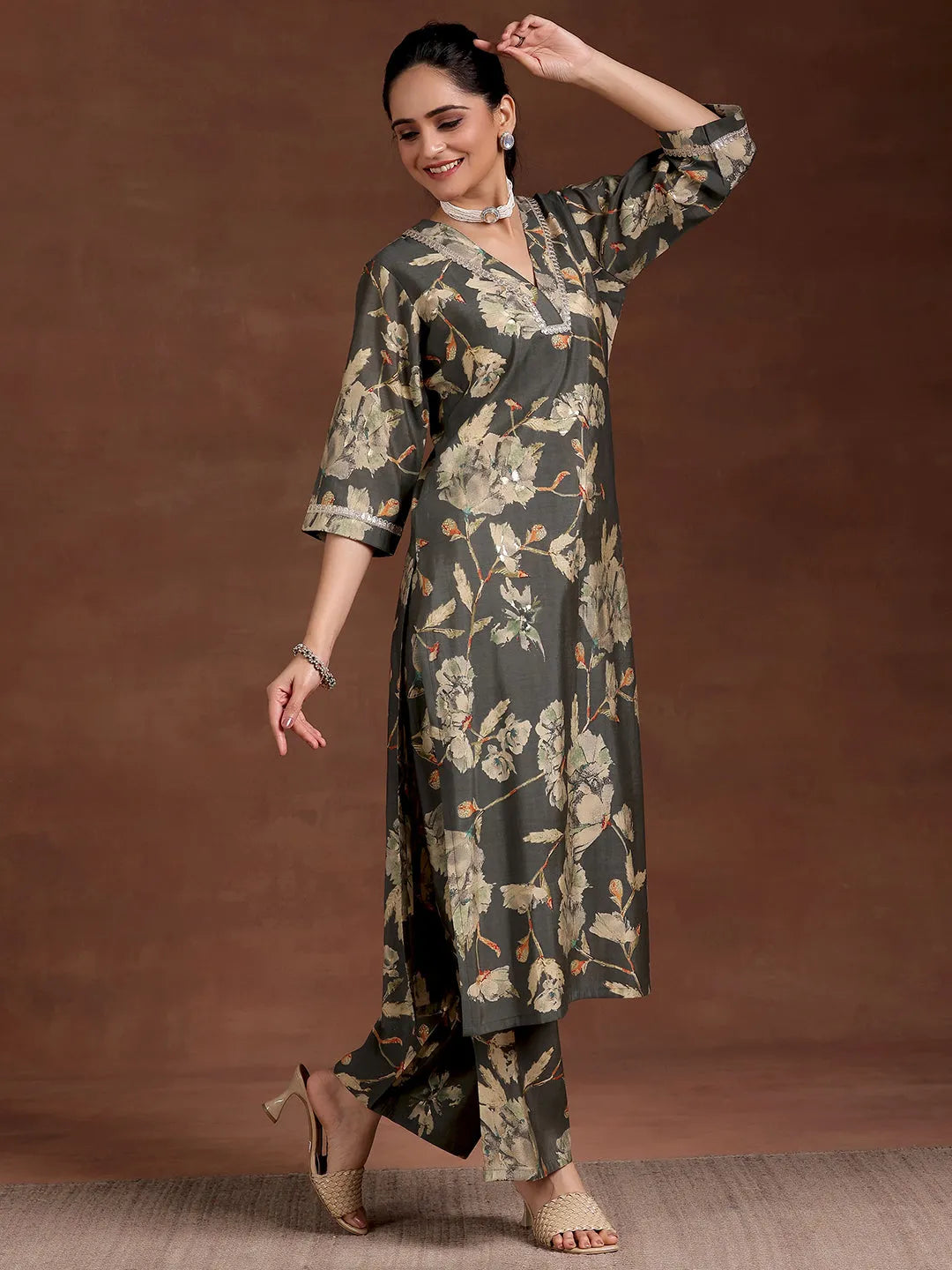  Grey Printed Silk Blend Straight Kurta Set 