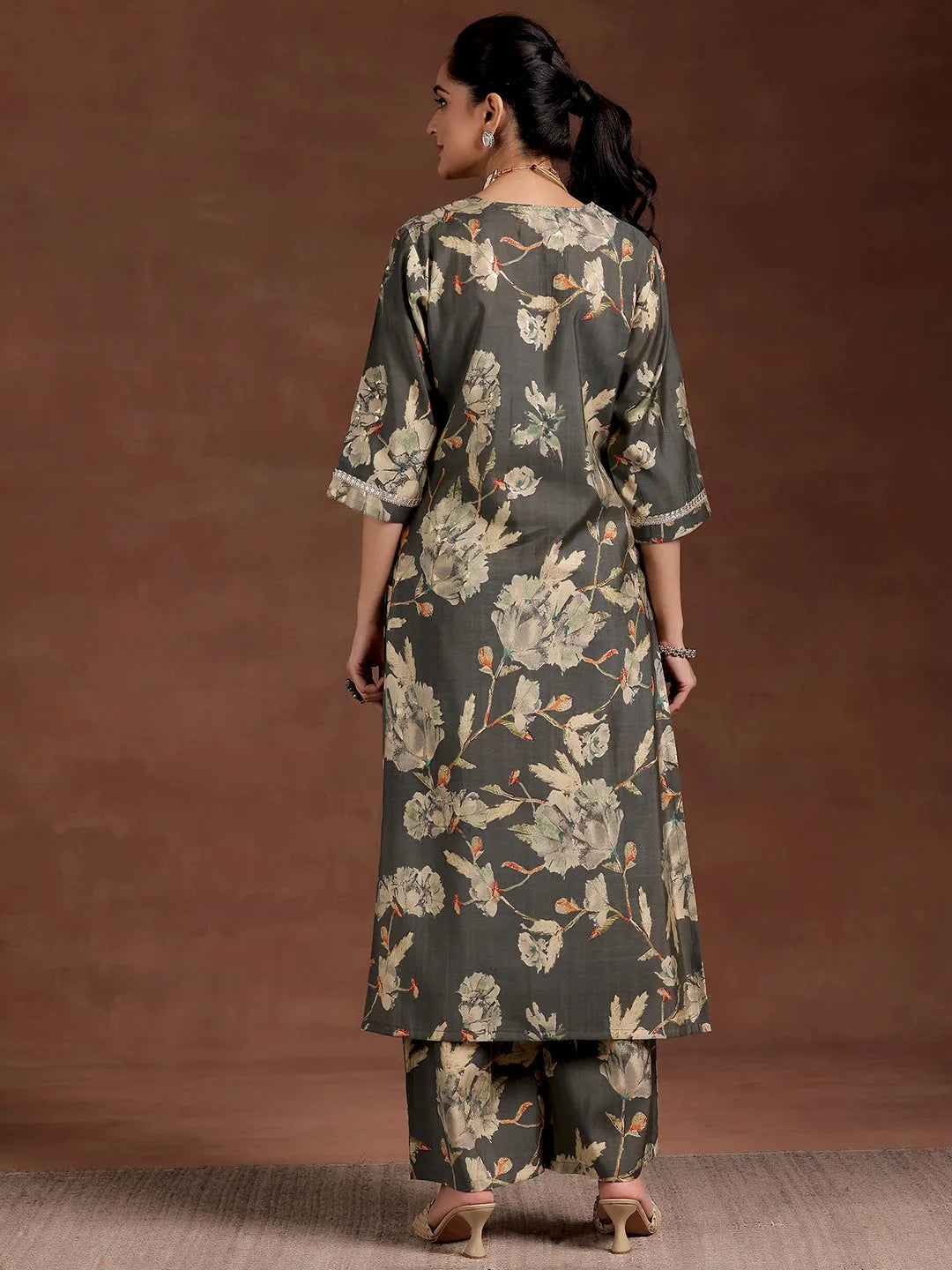  Grey Printed Silk Blend Straight Kurta Set 