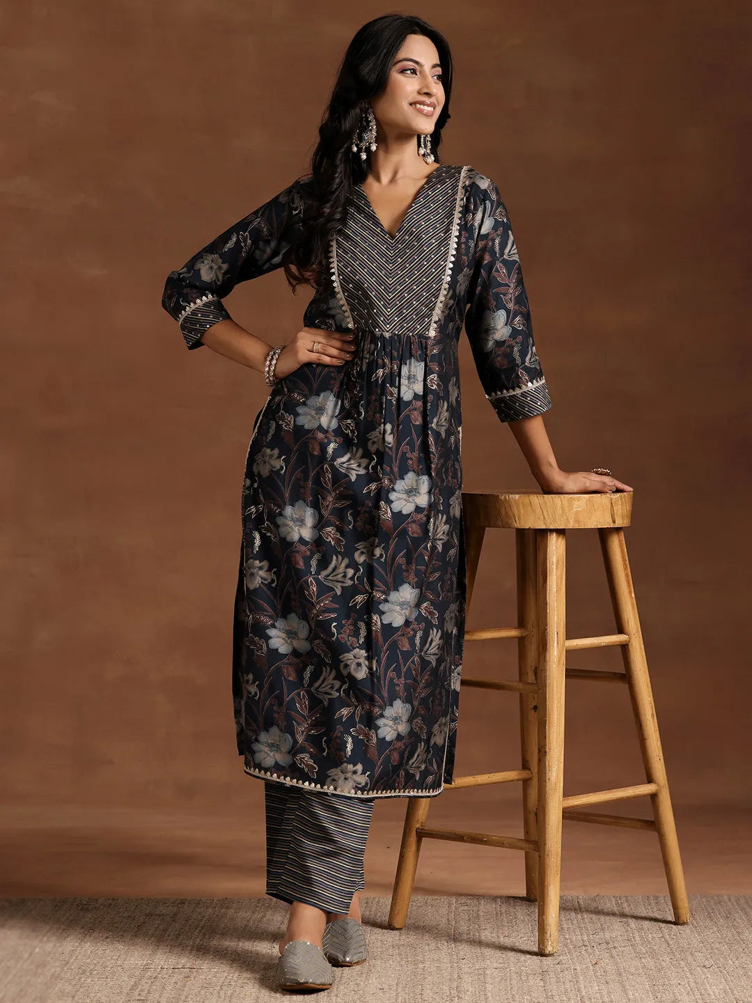 Teal Printed Silk Blend Straight Kurta Set-image-9