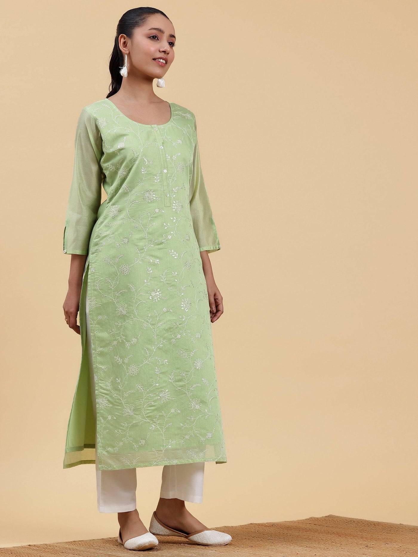 Green Embroidered Chanderi Silk Straight Kurta - Libas