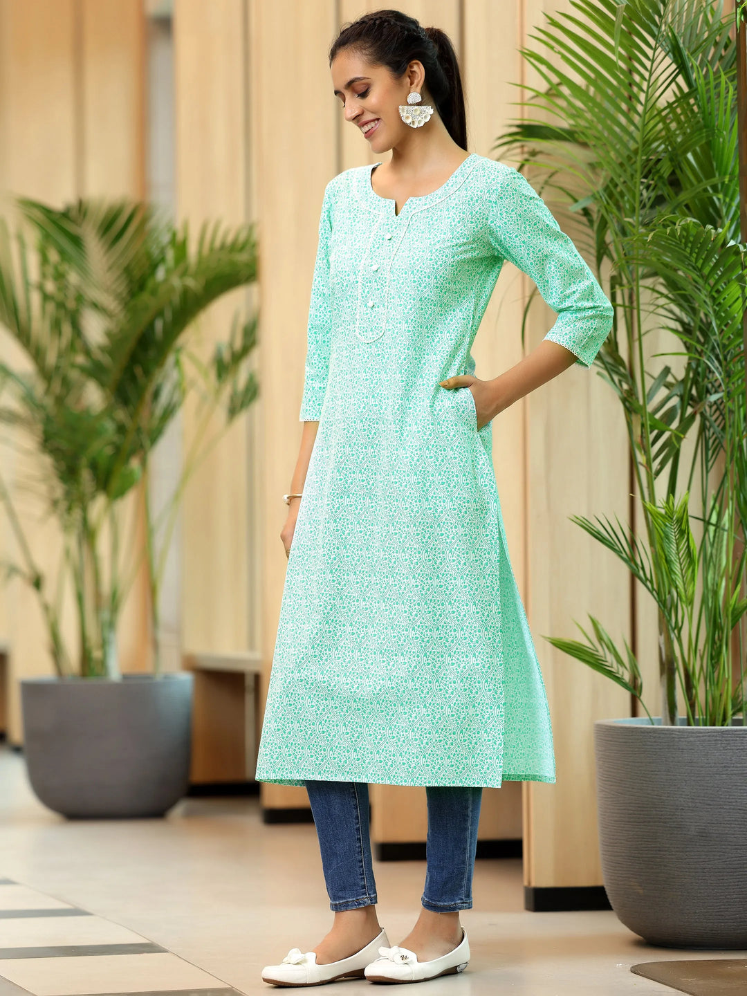  White Printed Cotton Straight Kurta 
