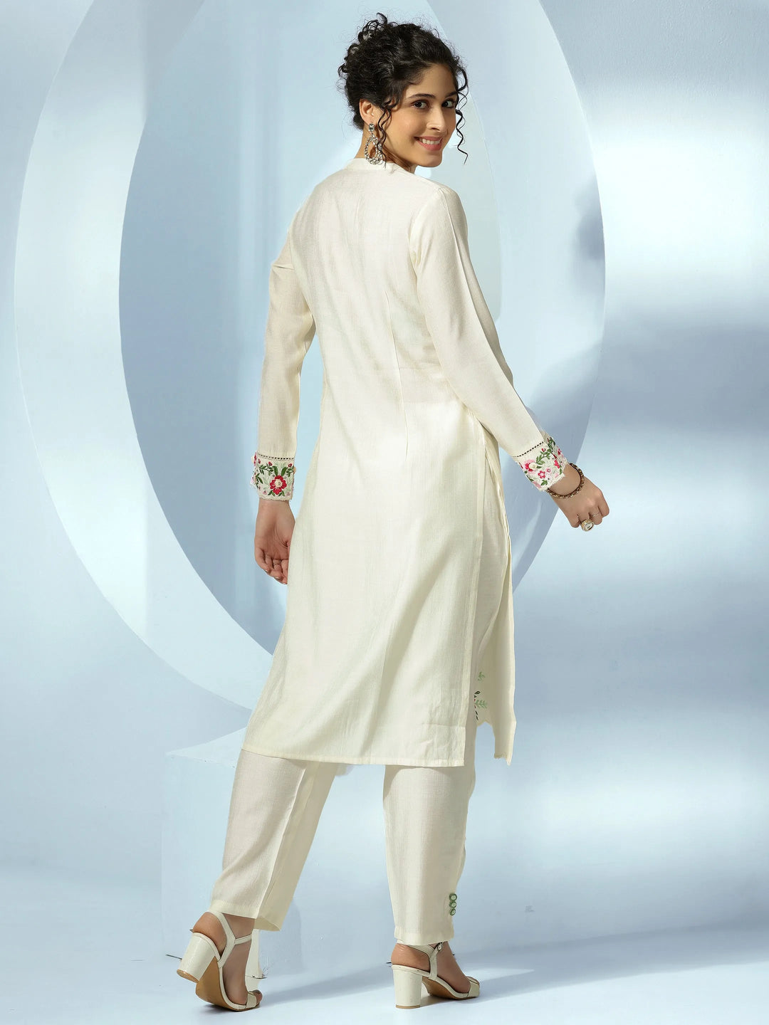  Off White Embroidered Silk Blend Straight Kurta Set 
