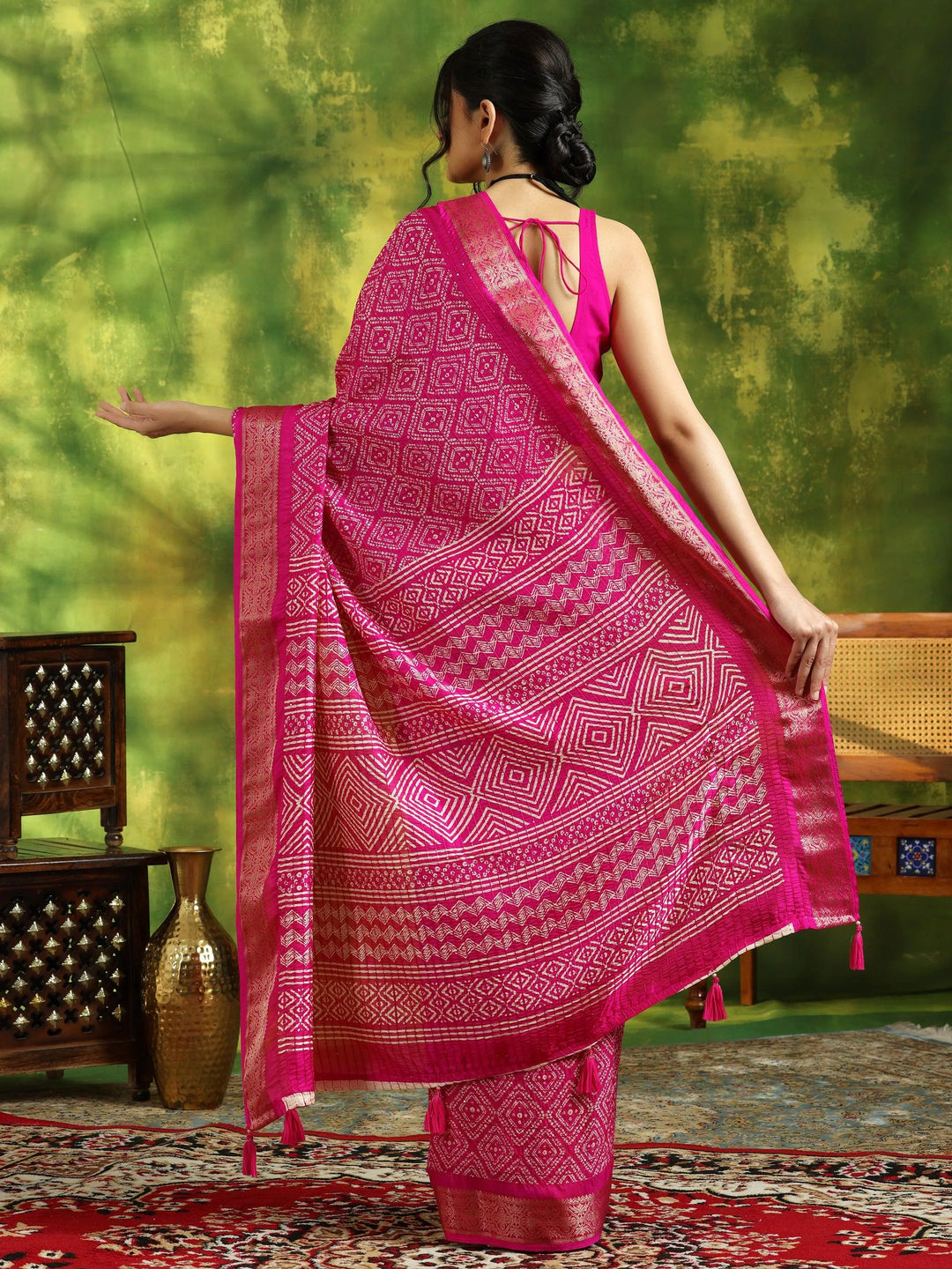 Pink Printed Silk Blend Saree With Unstitched Blouse Piece - Libas 